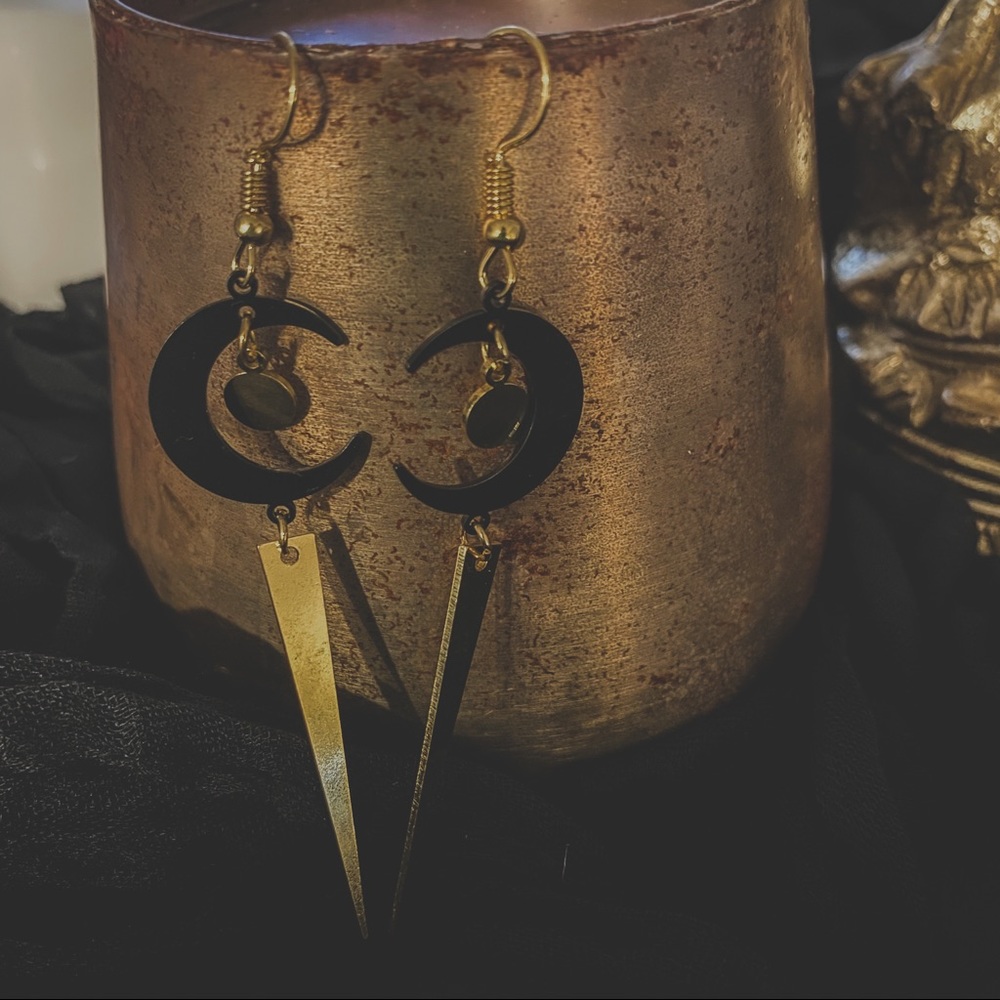 🌑Black Moon Drop Spike Earrings🌑